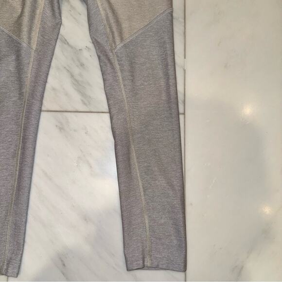 Outdoor Voices 7/8 Tri-Tone Leggings Desert/Oatmeal/Cloud Small - Picture 4 of 8